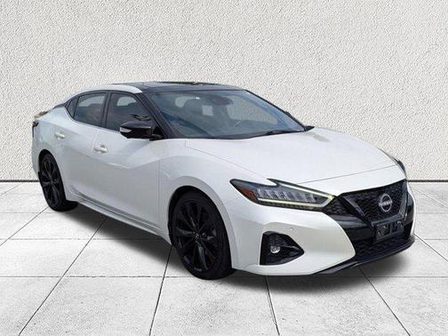 Pearl White Tricoat 2023 Nissan Maxima SR Xtronic CVT