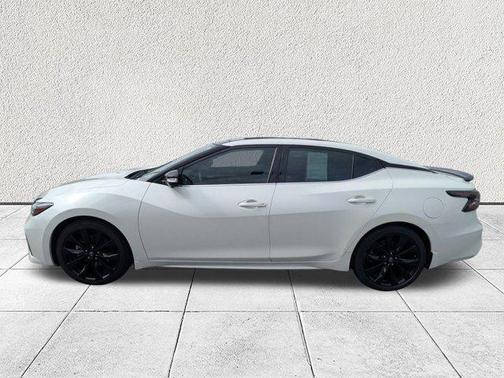 Pearl White Tricoat 2023 Nissan Maxima SR Xtronic CVT