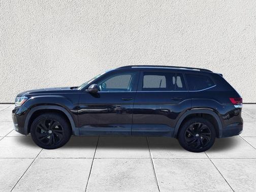Deep Black Pearl 2023 Volkswagen Atlas 2.0T SE w/Technology