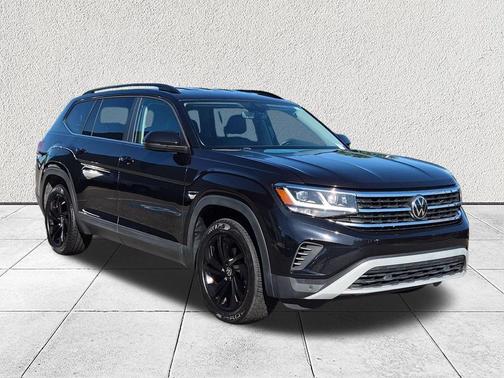 Deep Black Pearl 2023 Volkswagen Atlas 2.0T SE w/Technology
