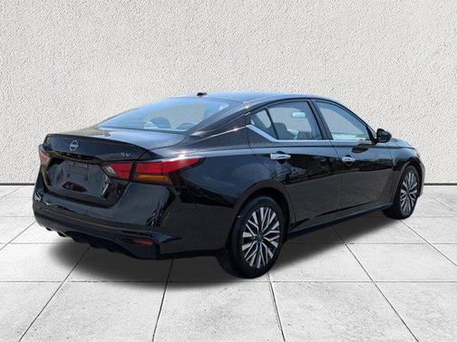 Super Black 2024 Nissan Altima 2.5 SV