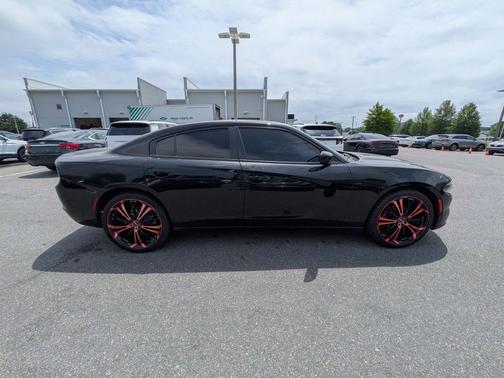 Pitch Black Clearcoat 2022 Dodge Charger SXT
