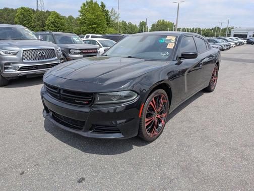 Pitch Black Clearcoat 2022 Dodge Charger SXT