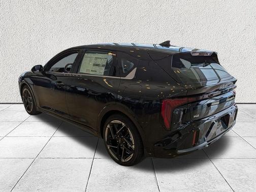 Aurora Black Pearl 2026 Kia K4 GT-Line