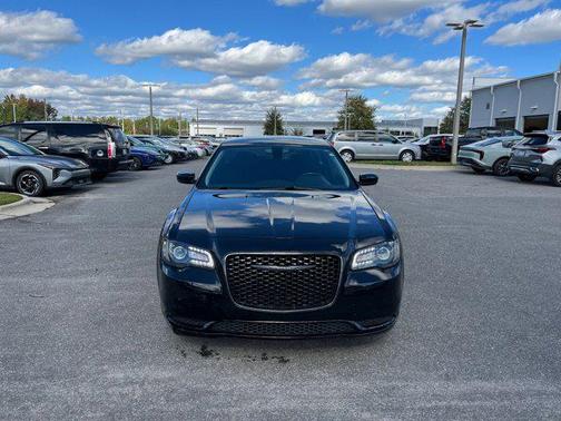 2021 Chrysler 300 Touring