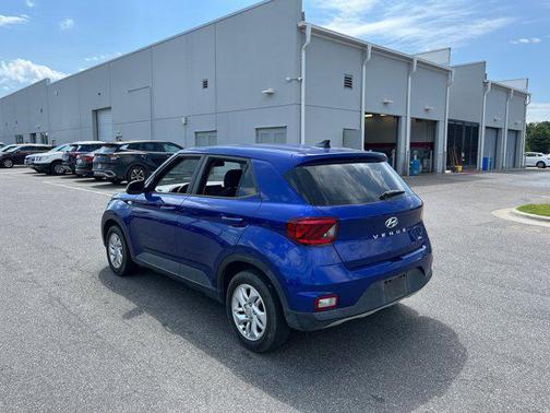 2021 Hyundai VENUE SE