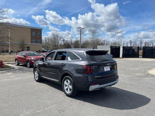 2025 Kia Sorento LX
