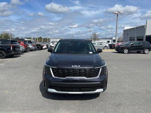 2025 Kia Sorento LX