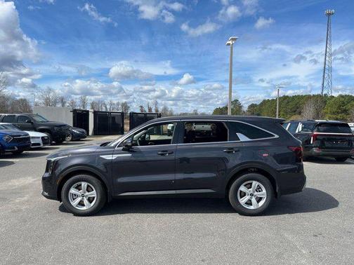 2025 Kia Sorento LX