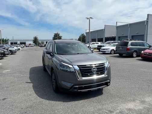 2022 Nissan Pathfinder S 2WD