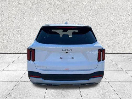 Glacial White Pearl 2026 Kia Sorento LX