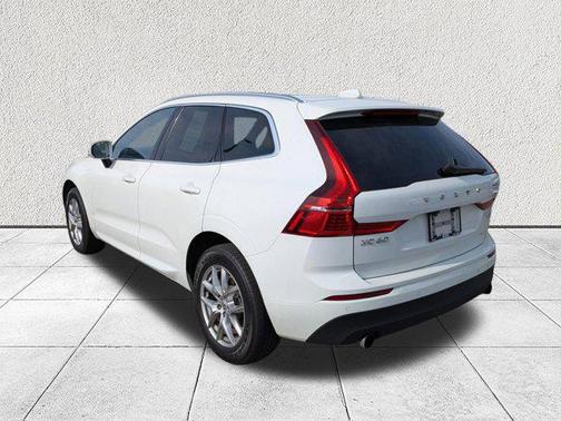 2020 Volvo XC60 T5 Momentum