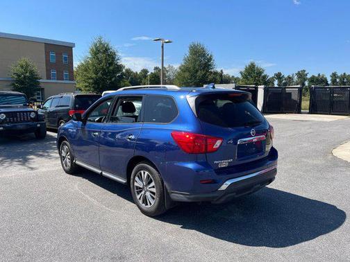 2019 Nissan Pathfinder S