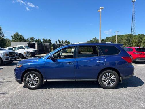 2019 Nissan Pathfinder S