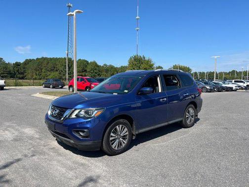 2019 Nissan Pathfinder S