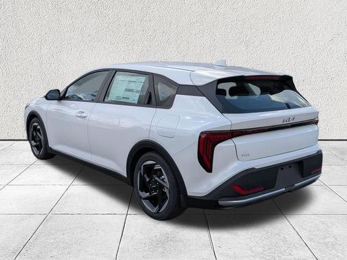 Snow White Pearl 2026 Kia K4 EX