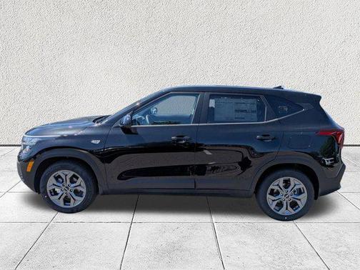 Fusion Black 2026 Kia Seltos LX