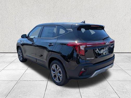Fusion Black 2026 Kia Seltos LX