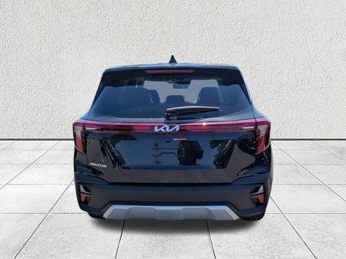 Fusion Black 2026 Kia Seltos LX