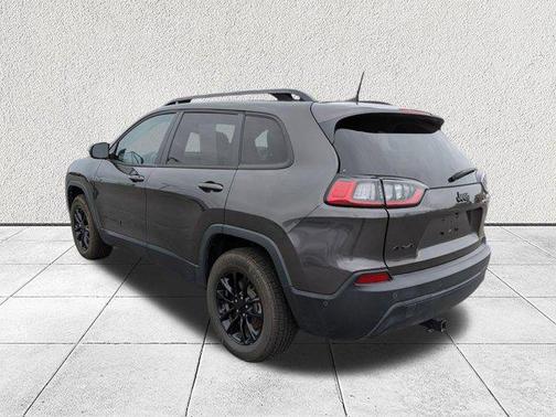 Granite Crystal Metallic Clearcoat 2023 Jeep Cherokee Altitude