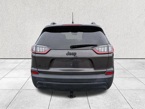 Granite Crystal Metallic Clearcoat 2023 Jeep Cherokee Altitude
