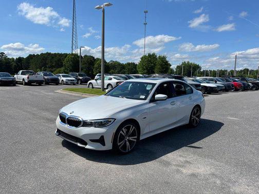 2022 BMW 330e Base