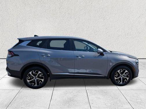 Everlasting Silver 2024 Kia Sportage EX