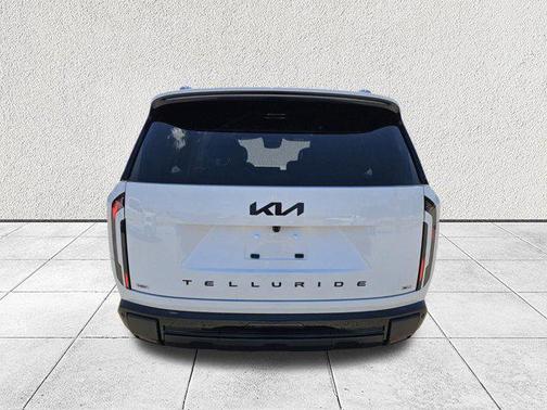 Glacial White Pearl 2027 Kia Telluride LX