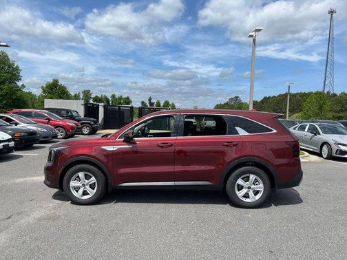 2025 Kia Sorento LX