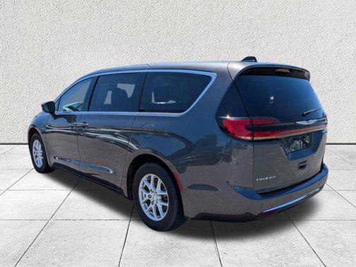 Granite Crystal Metallic Clearcoat 2023 Chrysler Pacifica Touring L