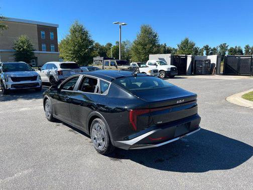 2025 Kia K4 LX
