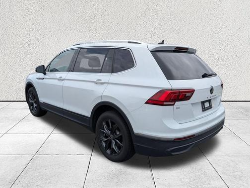Pure White 2024 Volkswagen Tiguan 2.0T SE