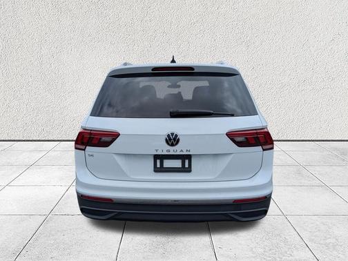 Pure White 2024 Volkswagen Tiguan 2.0T SE