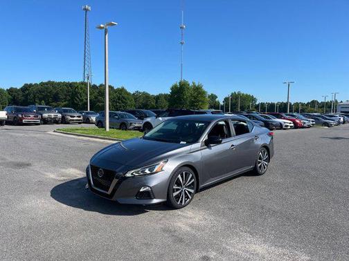 2020 Nissan Altima SR FWD
