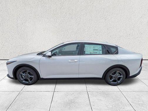Snow White Pearl 2026 Kia K4 LXS