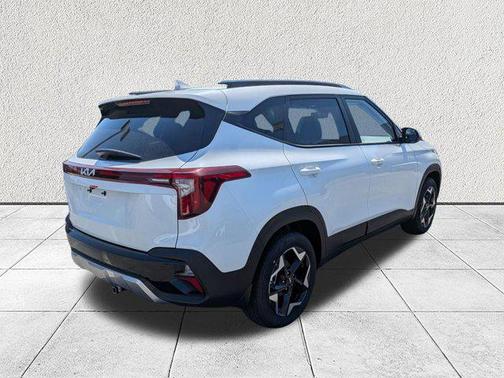 Snow White Pearl 2026 Kia Seltos S