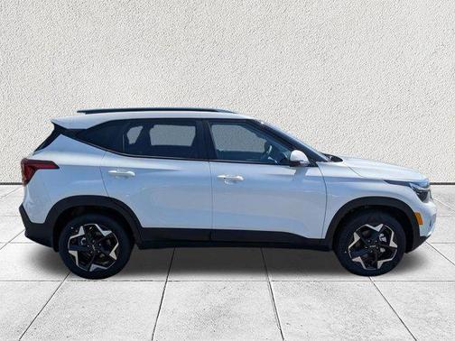 Snow White Pearl 2026 Kia Seltos S