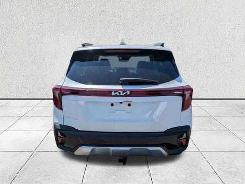 Snow White Pearl 2026 Kia Seltos S