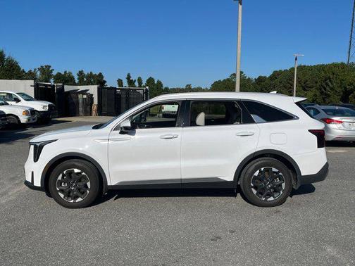 2024 Kia Sorento S