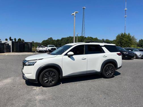 2022 Nissan Pathfinder SV 2WD