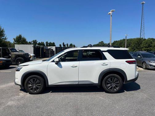 2022 Nissan Pathfinder SV 2WD