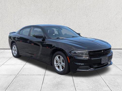 Pitch Black Clearcoat 2022 Dodge Charger SXT