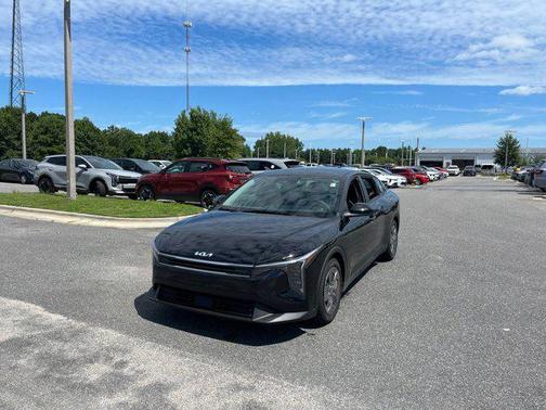 2025 Kia K4 LX