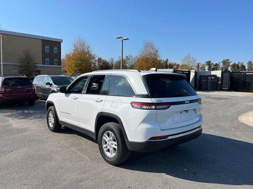 2023 Jeep Grand Cherokee Laredo