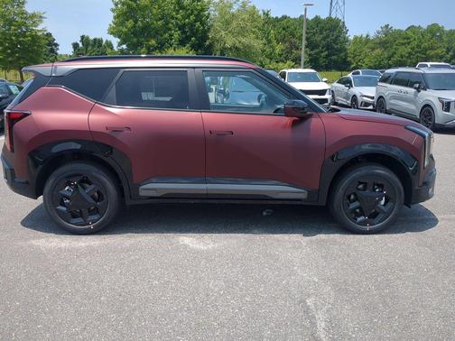 Magma Red Matte 2027 Kia Seltos X-Line S