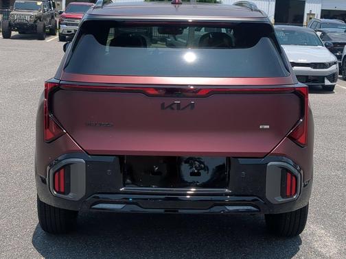 Magma Red Matte 2027 Kia Seltos X-Line S