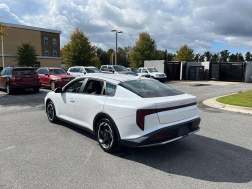 2025 Kia K4 EX