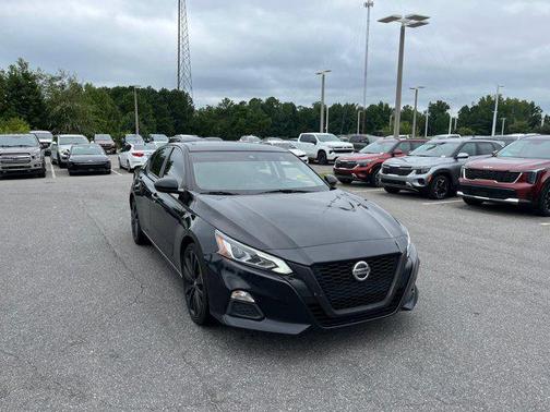2021 Nissan Altima SR FWD