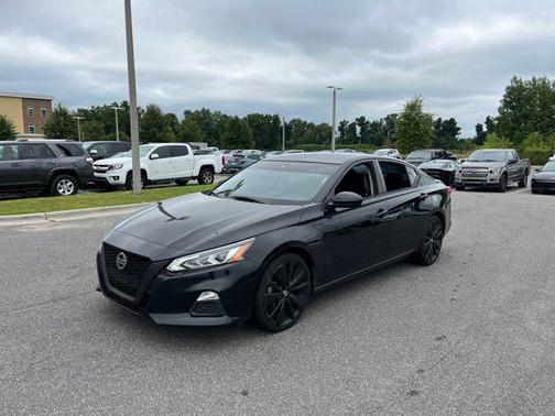 2021 Nissan Altima SR FWD