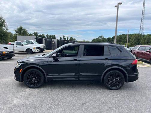 2022 Volkswagen Tiguan 2.0T SE R-Line Black